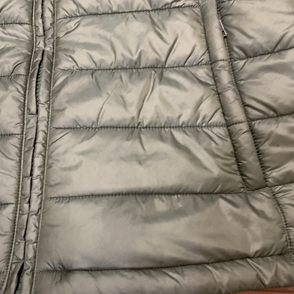 Patagonia Lightweight Puffer Jacket - Picture 7 of 15